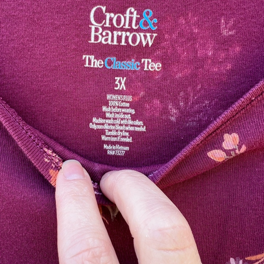 croft & barrow Women's Short Sleeve Floral Tee - Burgundy - Picture 3 of 3